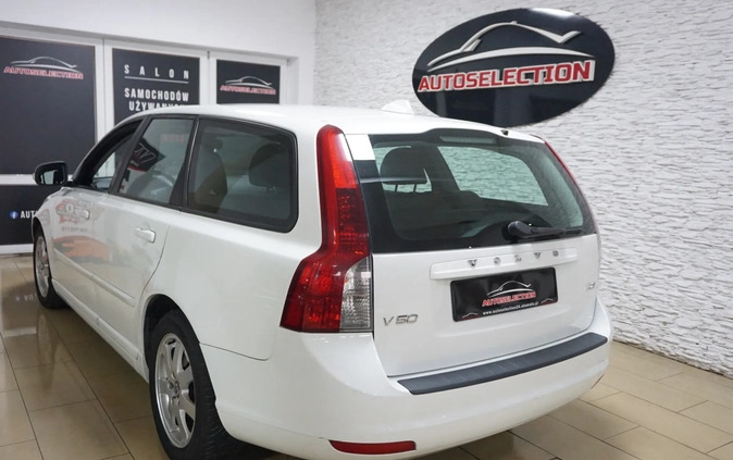 Volvo V50 cena 17900 przebieg: 213000, rok produkcji 2011 z Gryfice małe 562